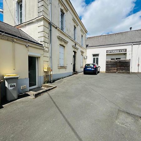 Logement 4 Pers - Coeur De Ville - Calme - Boite A Cle Arrivee Autonome A Partir De 16H00 Depart 11H00 Cholet Kültér fotó